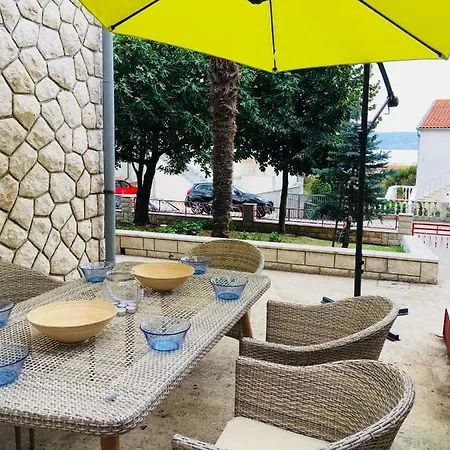 公寓 Apartments Novi Vinodolski *